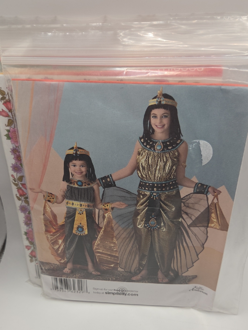 Simplicity Costume Sewing Patterns - Picture 4 of 5